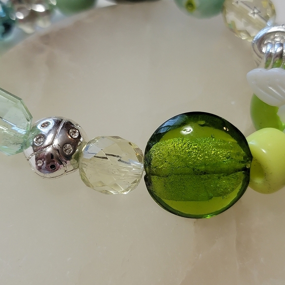 Beaded Chic Charm Stretch Bracelet Avon Garden With Butterfly - Picture 5 of 10